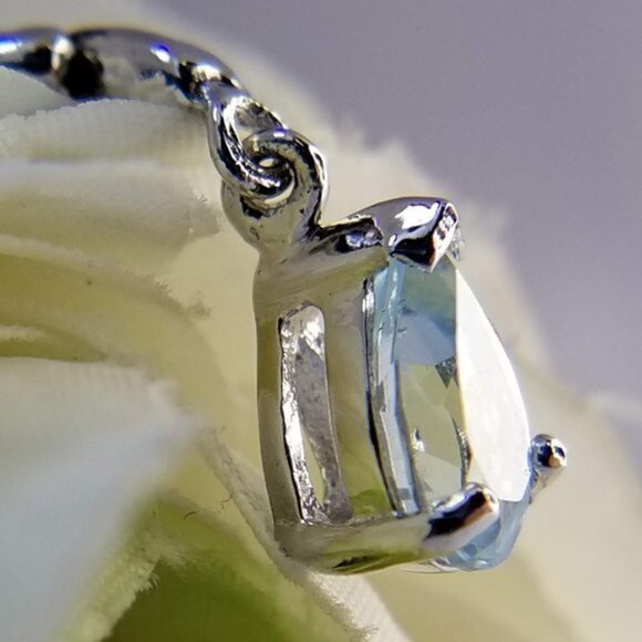 925 Sterling Genuine Blue Topaz Drop Leaf Pendant NWT - Picture 6 of 11